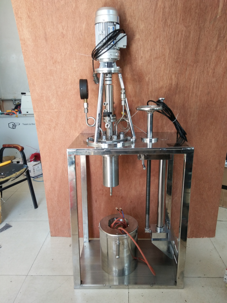 KCFD系列--框架結(jié)構(gòu)、螺栓連接、磁流體直連、翻轉(zhuǎn)出料側(cè)面照片