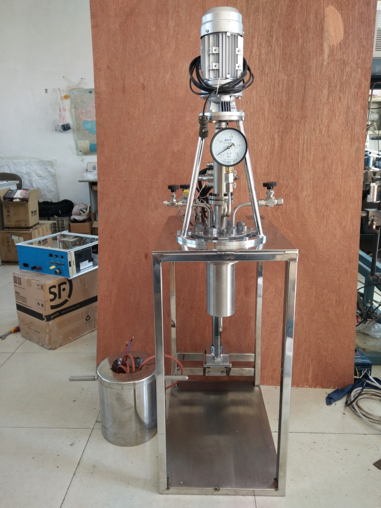 KCFD系列--框架結(jié)構(gòu)、螺栓連接、磁流體直連、翻轉(zhuǎn)出料正面照片