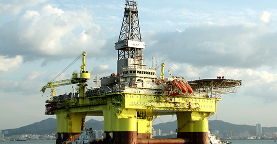 北海中深水半潛式鉆井平臺(tái) 中海油服先鋒號(hào)